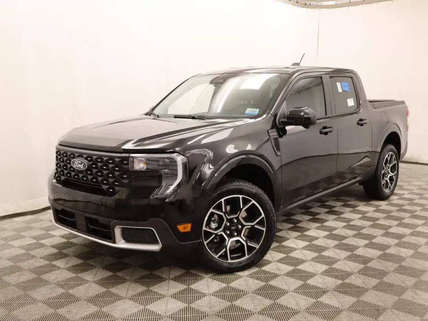 2025 Ford Maverick Lariat photo 1