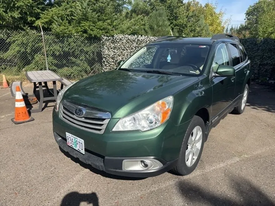 2012 Subaru Outback 2.5i Premium photo 1