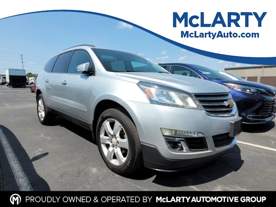 2017 Chevrolet Traverse 1LT photo 1
