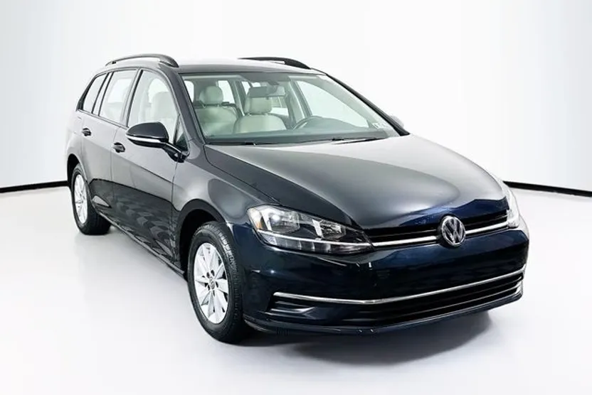 2018 Volkswagen Golf SportWagen S photo 1
