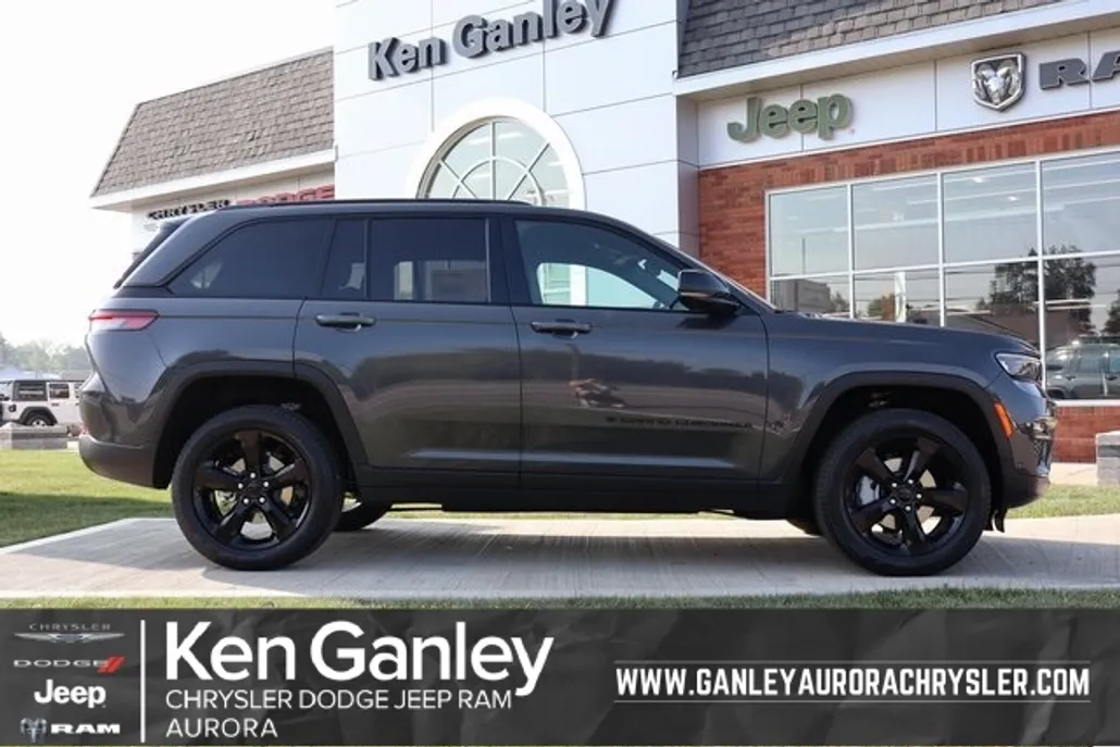 2025 Jeep Grand Cherokee Limited photo 1