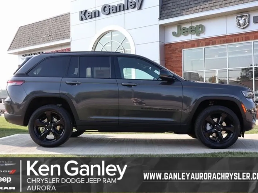 2025 Jeep Grand Cherokee Limited photo 1