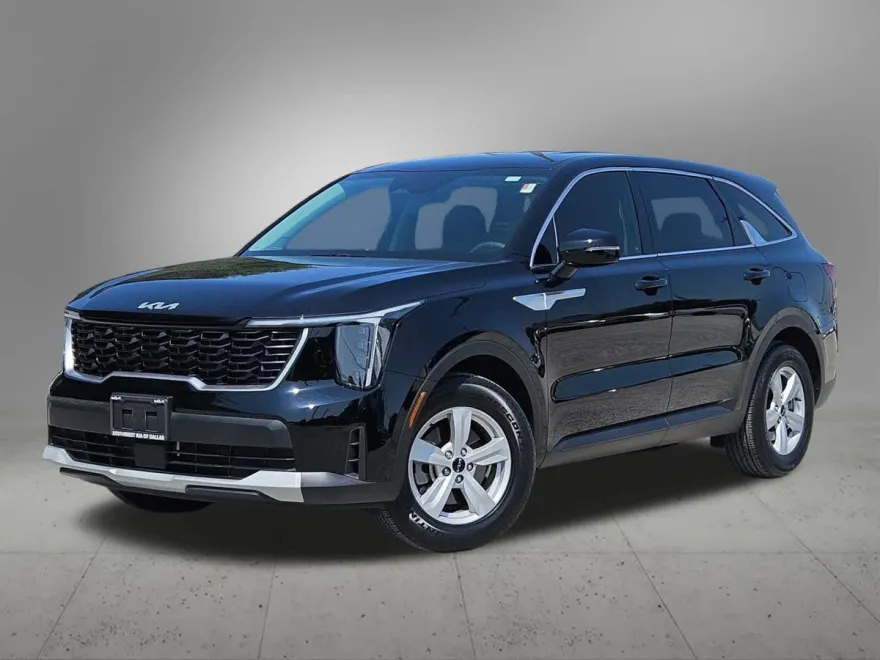 2024 Kia Sorento LX photo 1
