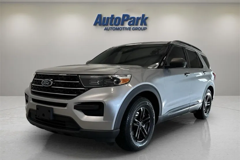 2020 Ford Explorer XLT photo 1