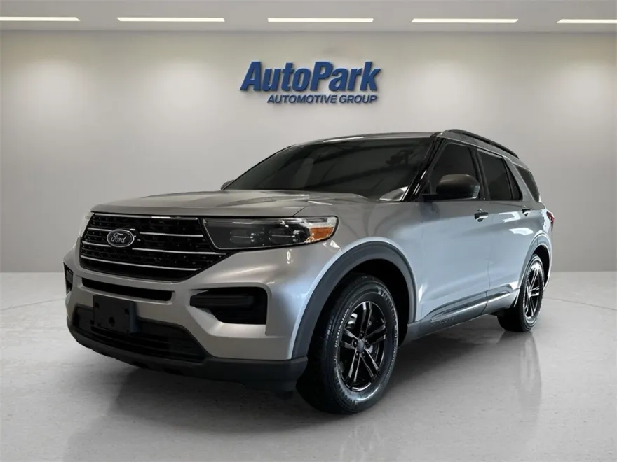 2020 Ford Explorer XLT photo 1
