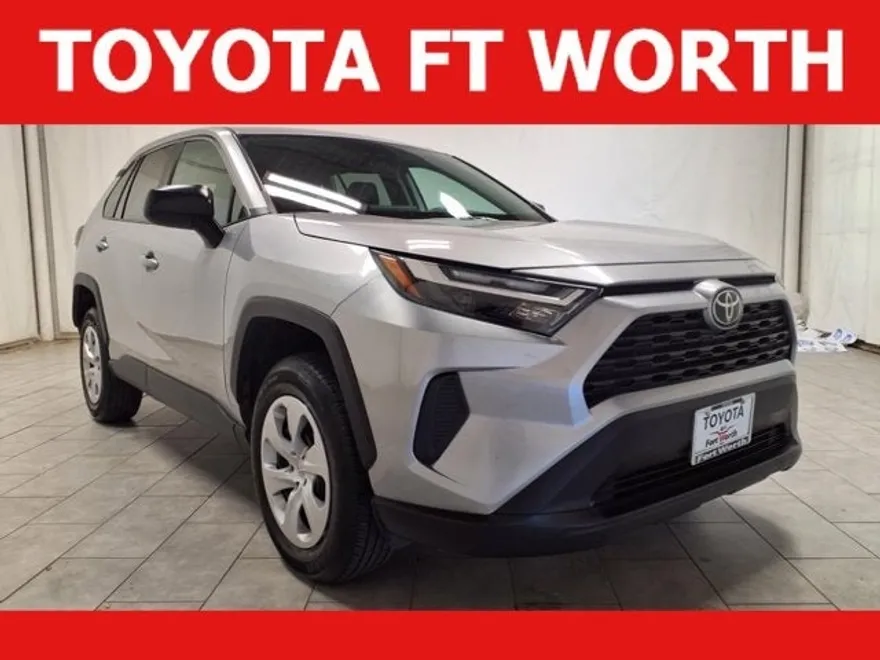 2024 Toyota RAV4 LE photo 1