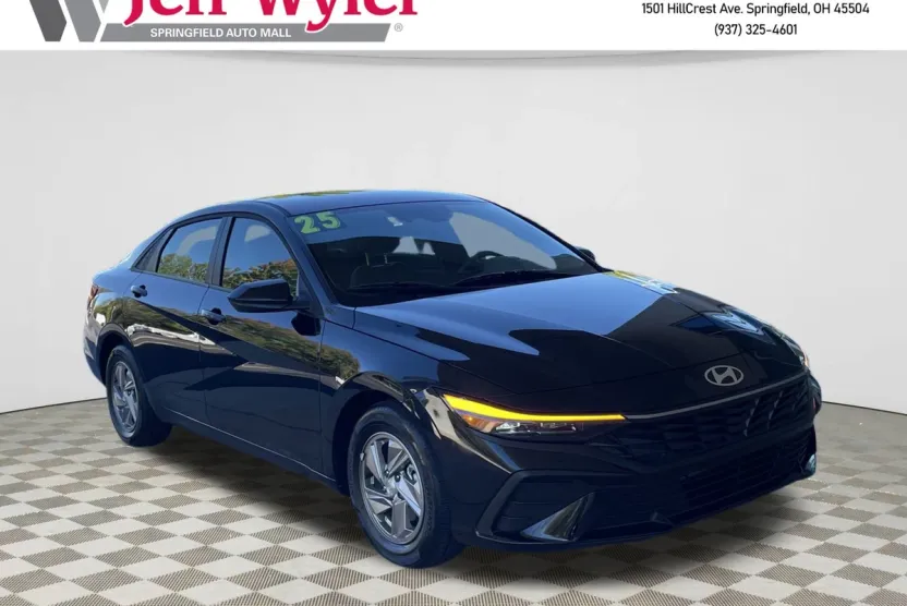 2025 Hyundai Elantra SE photo 1