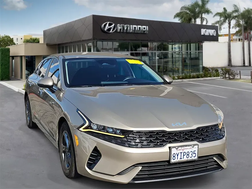 2022 Kia K5 LXS photo 1