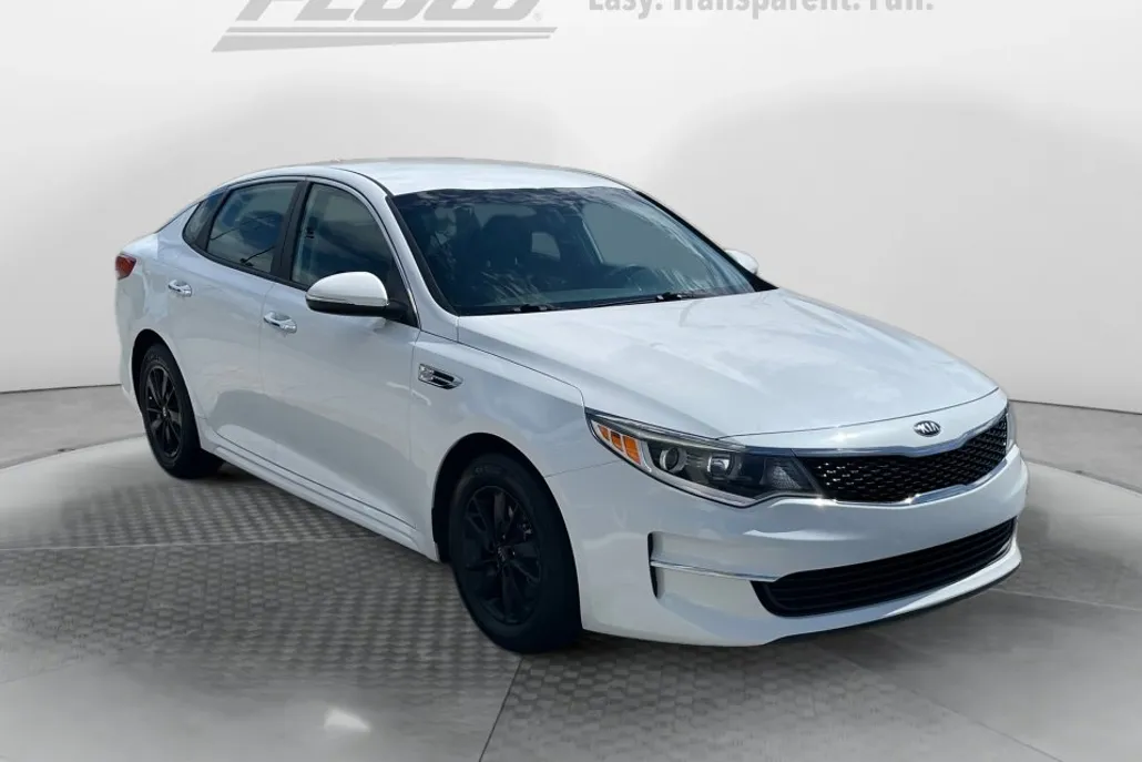 2018 Kia Optima LX photo 1