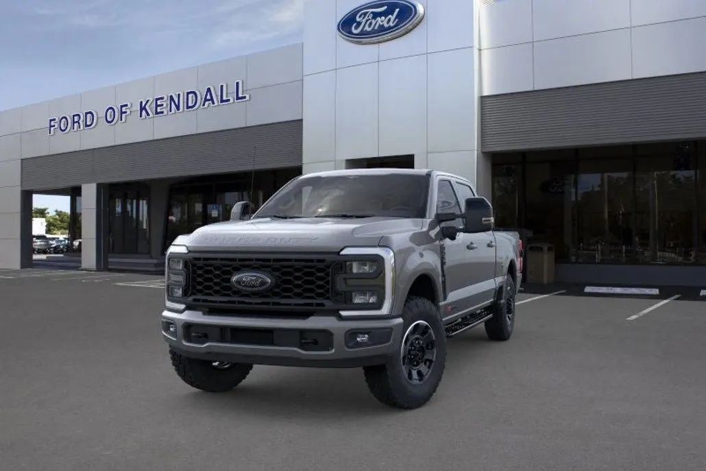2025 Ford F-350 Lariat photo 1
