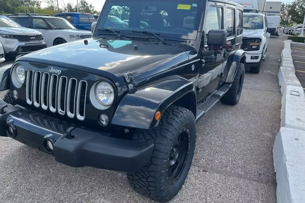2019 Jeep Wrangler Unlimited Sahara photo 1