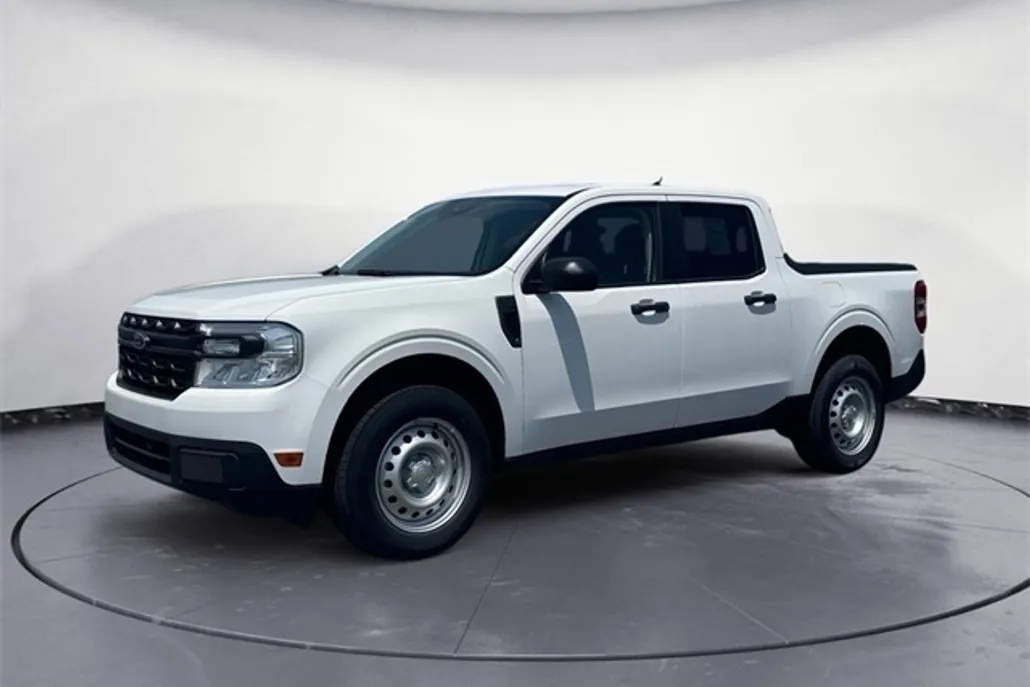 2025 Ford Maverick XL photo 1