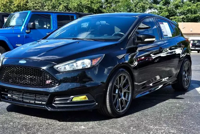 2018 Ford Focus ST photo 1