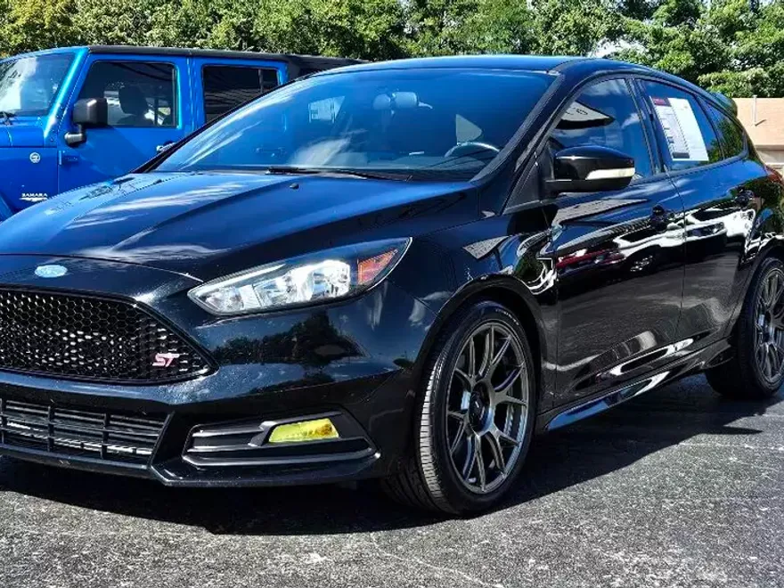 2018 Ford Focus ST photo 1