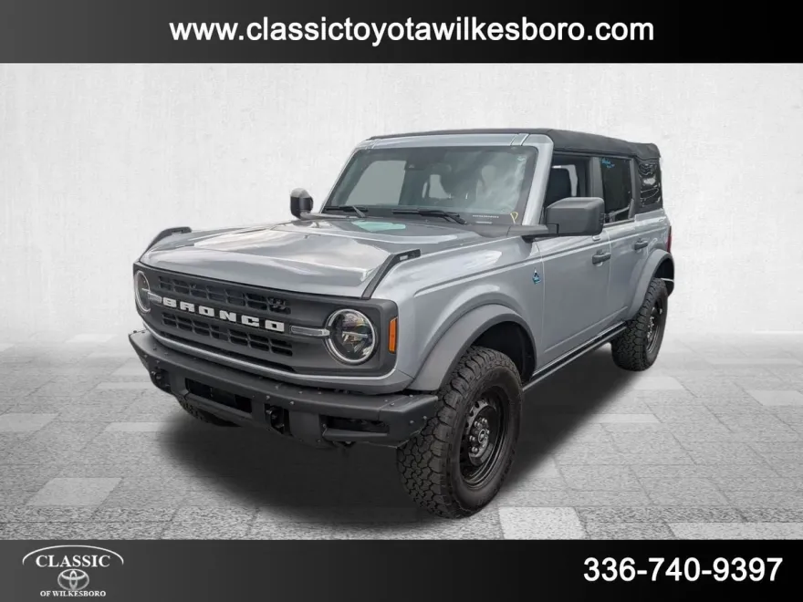 2023 Ford Bronco Black Diamond photo 1
