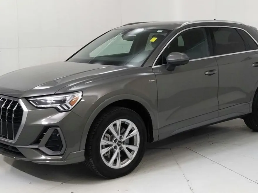 2022 Audi Q3 S line Premium Plus photo 1