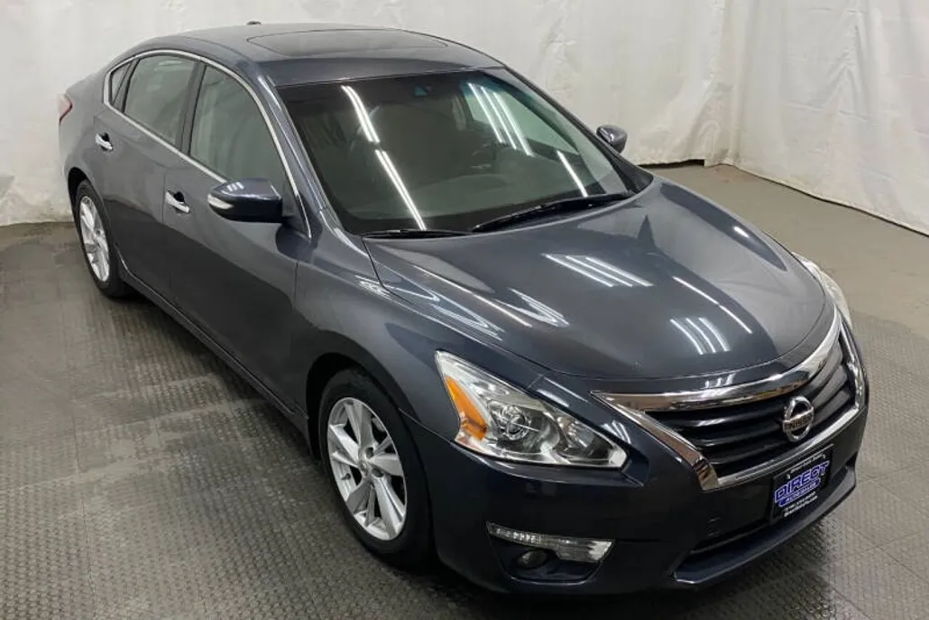 2013 Nissan Altima 2.5 SV photo 1