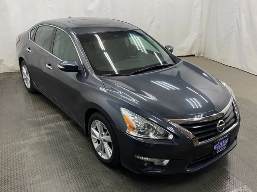 2013 Nissan Altima 2.5 SV photo 1