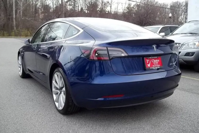 2019 Tesla Model 3 Long Range photo 1