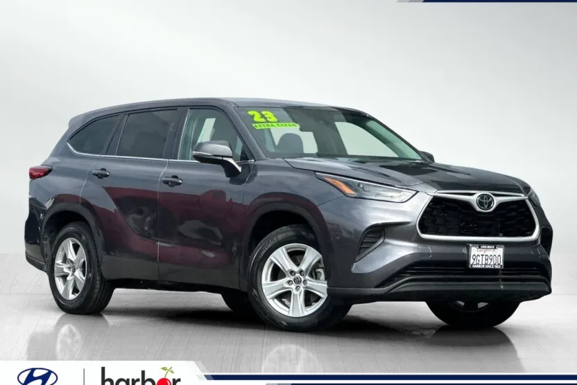 2023 Toyota Highlander L photo 1