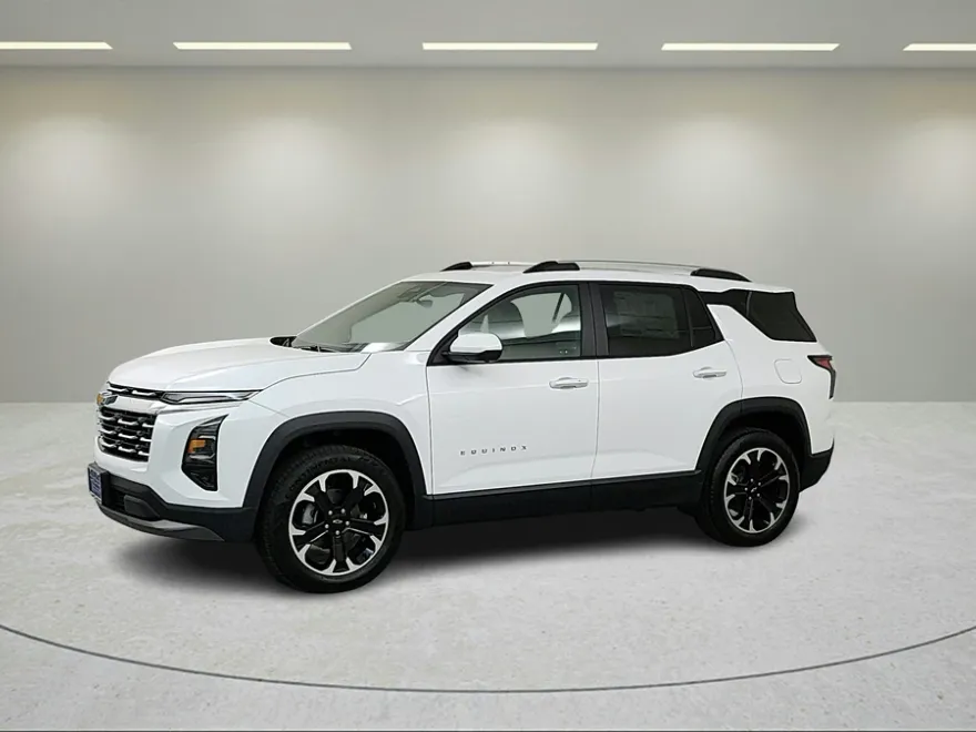 2025 Chevrolet Equinox LT photo 1