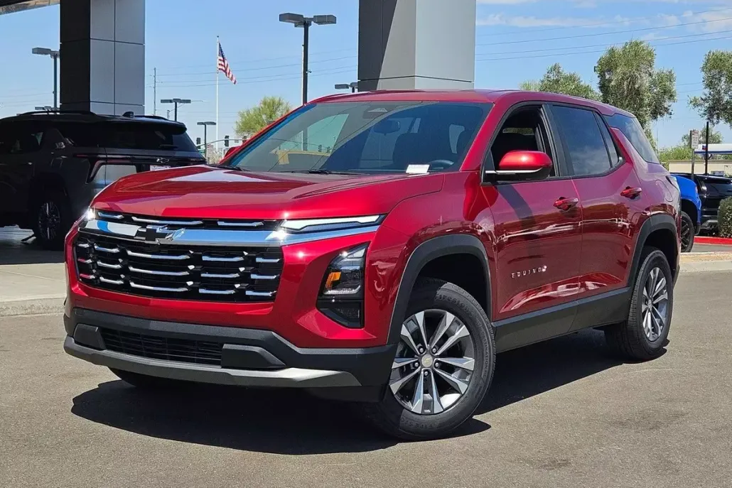 2026 Chevrolet Equinox LT photo 1