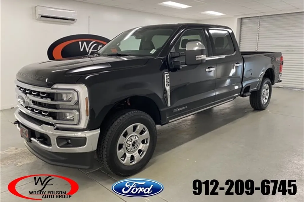 2025 Ford F-250 Lariat photo 1