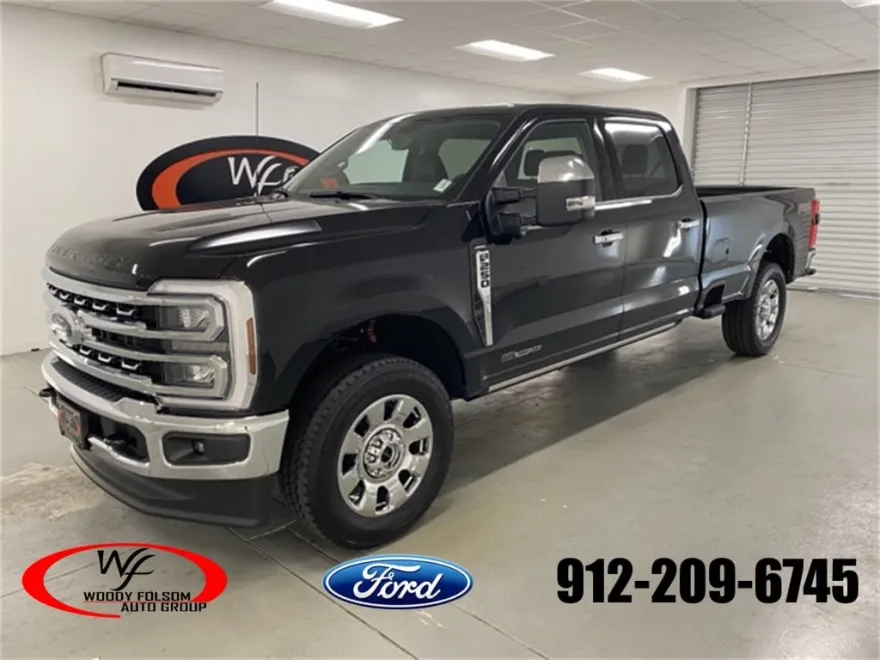 2025 Ford F-250 Lariat photo 1