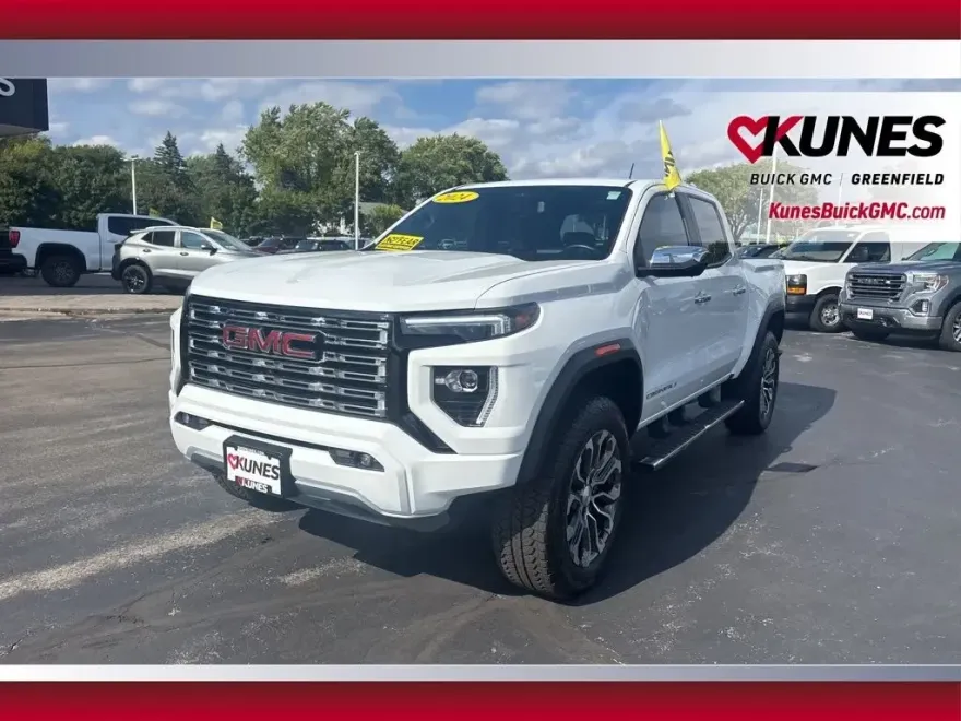 2024 Gmc Canyon Denali photo 1