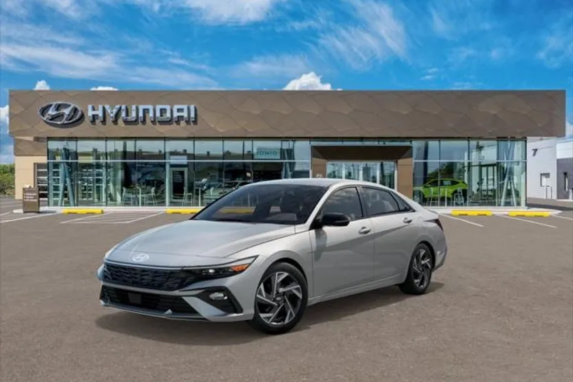 2025 Hyundai Elantra SEL Sport photo 1