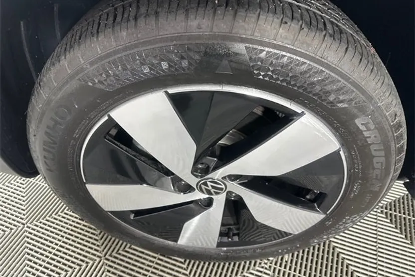 2024 Volkswagen Taos S photo 1
