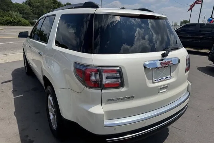 2015 Gmc Acadia SLE photo 1