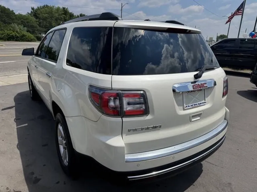 2015 Gmc Acadia SLE photo 1