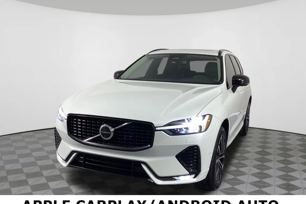 2023 Volvo XC60 B5 Plus photo 1