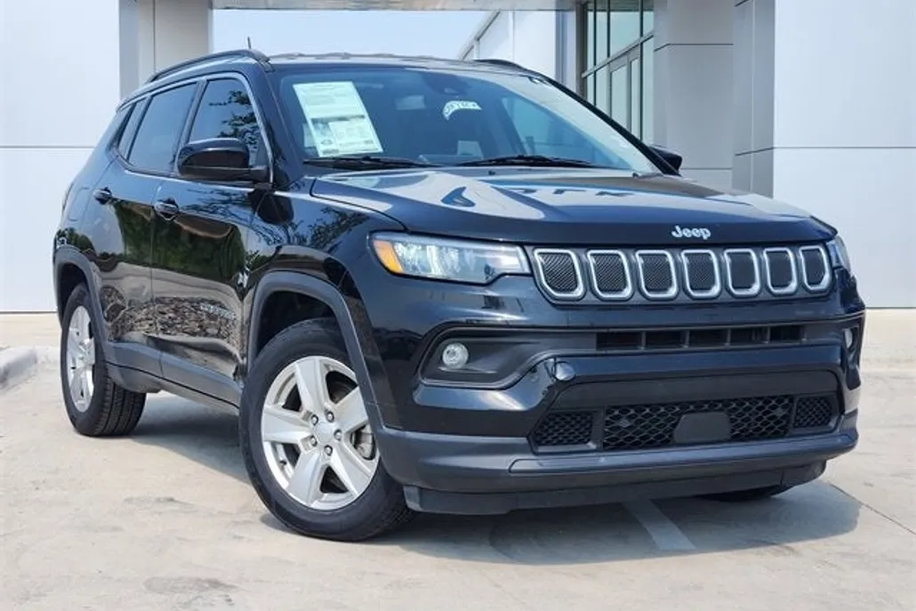 2022 Jeep Compass Latitude photo 1