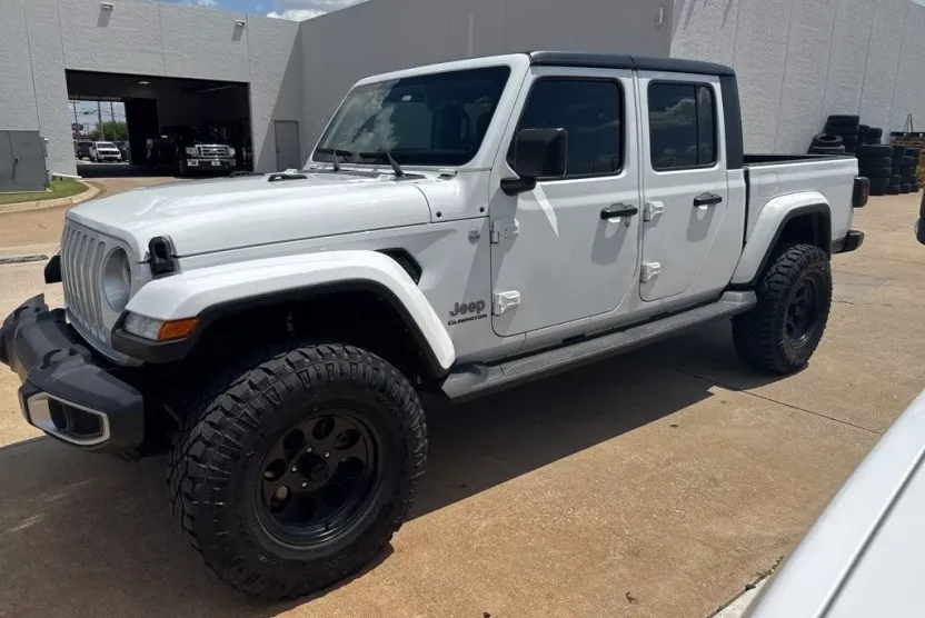 2022 Jeep Gladiator Overland photo 1