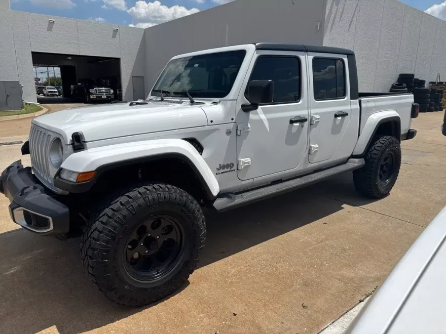 2022 Jeep Gladiator Overland photo 1