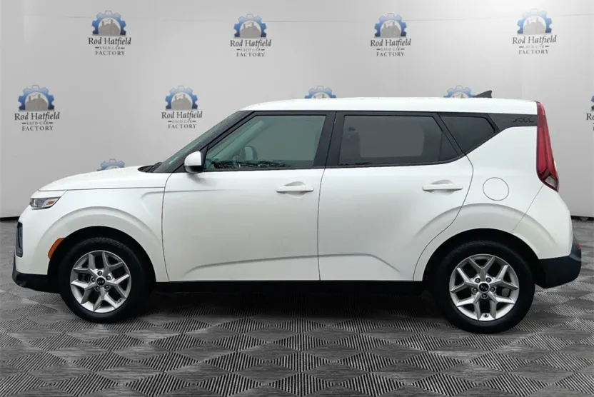 2021 Kia Soul S photo 1