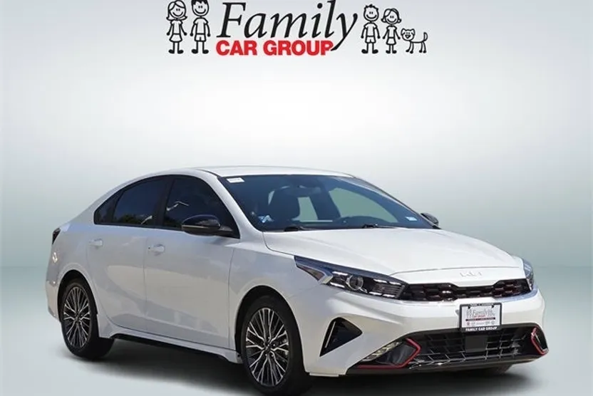 2024 Kia Forte GT-Line photo 1