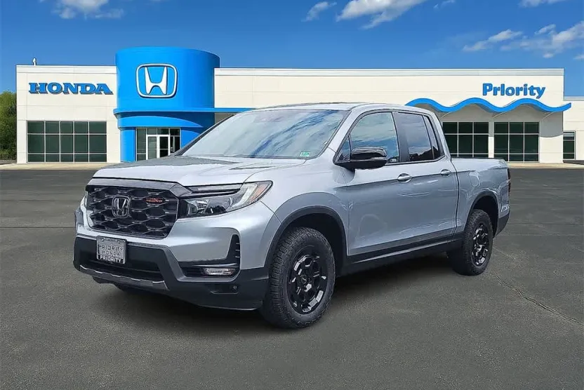 2025 Honda Ridgeline TrailSport photo 1
