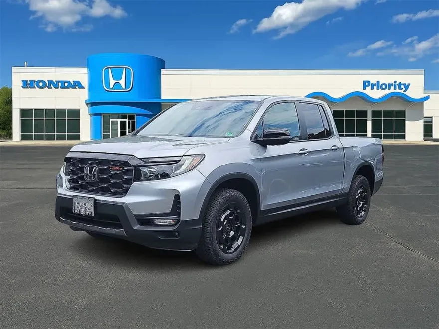 2025 Honda Ridgeline TrailSport photo 1