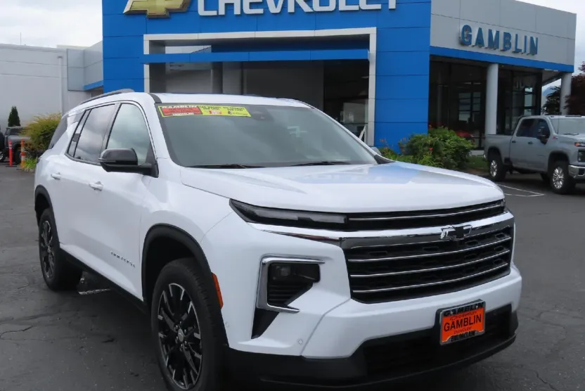 2025 Chevrolet Traverse photo 1
