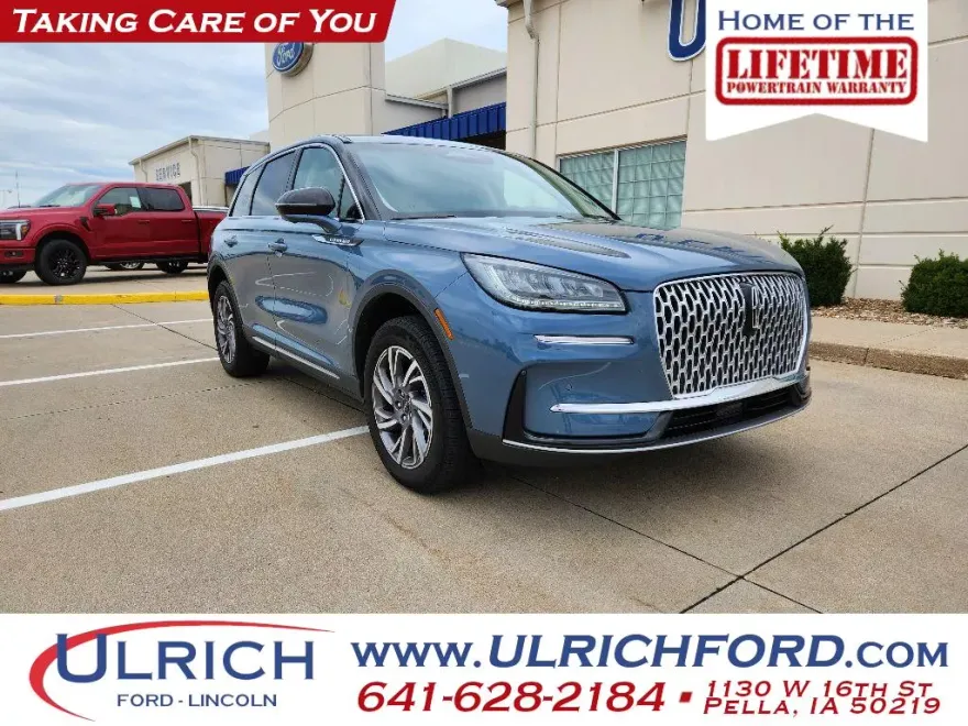 2023 Lincoln Corsair Standard photo 1