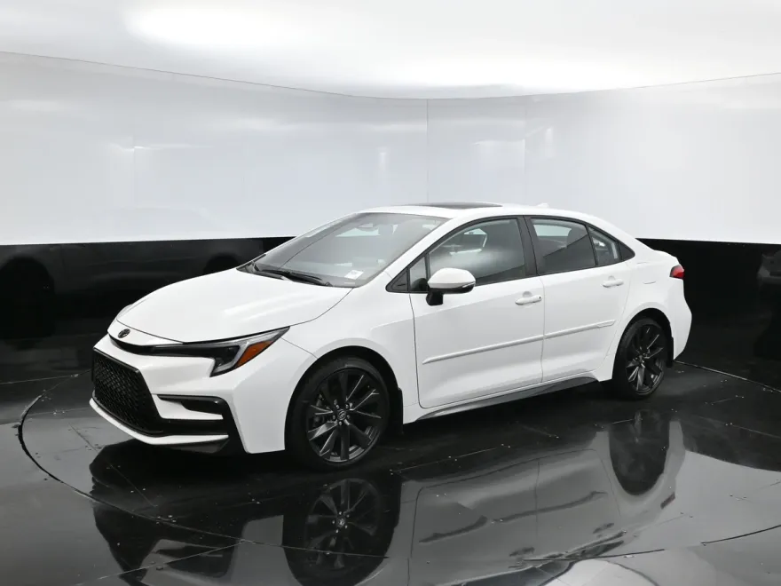 2023 Toyota Corolla SE photo 1