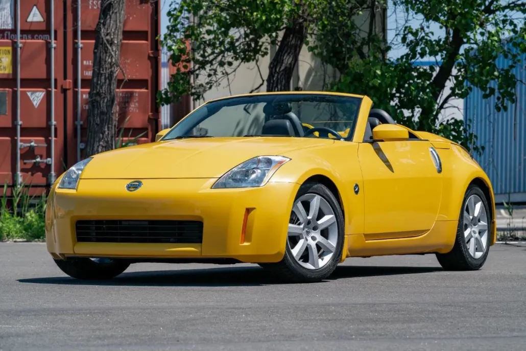 2005 Nissan 350Z Touring photo 1