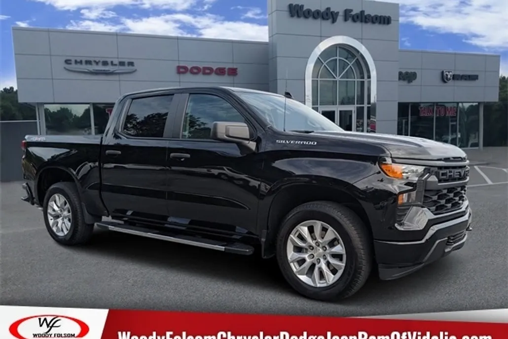 2024 Chevrolet Silverado 1500 Custom photo 1