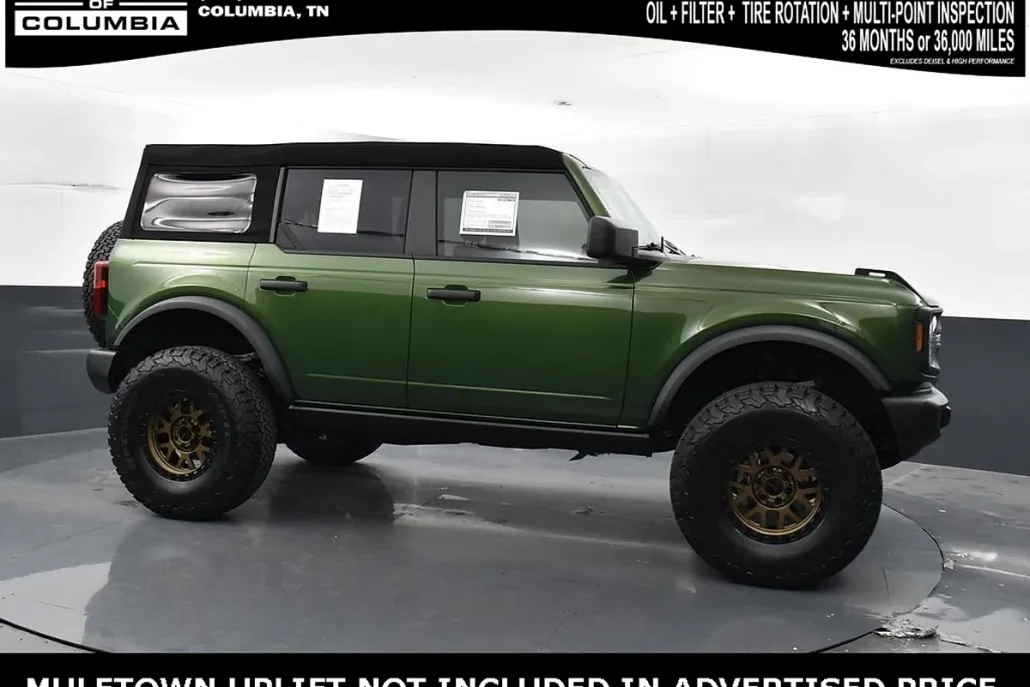 2025 Ford Bronco Base photo 1
