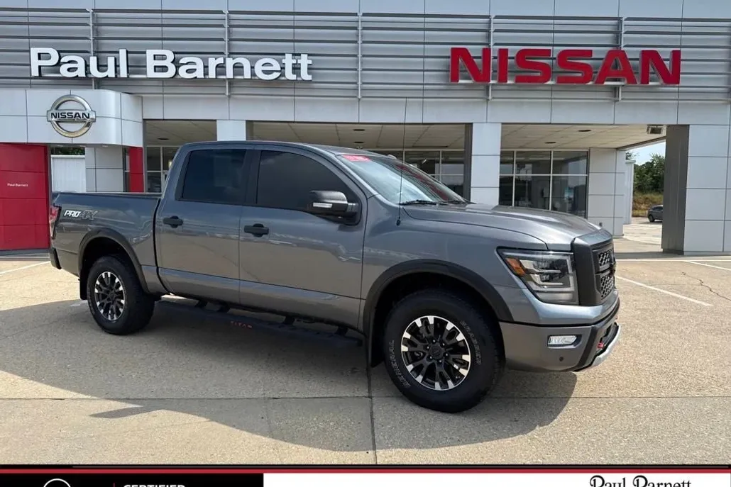 2021 Nissan Titan PRO-4X photo 1