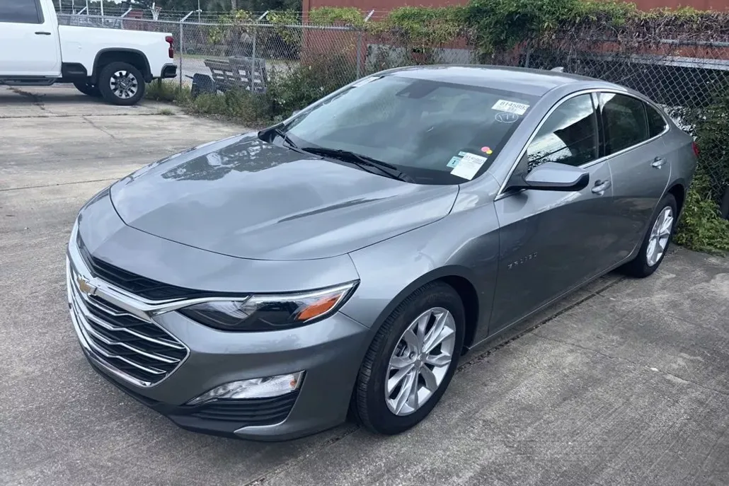 2025 Chevrolet Malibu 1LT photo 1