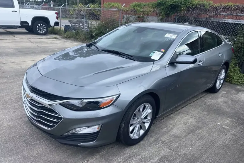 2025 Chevrolet Malibu 1LT photo 1